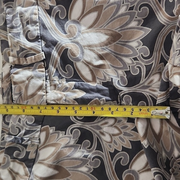 Mossimo short womens stretch floral all over print gray white size 8 - Picture 6 of 7